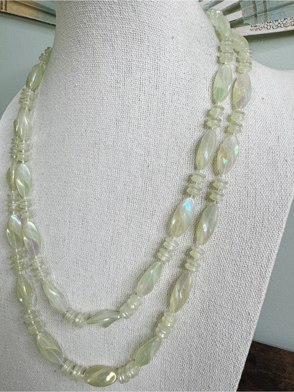 Vintage Twisted Iridescent Pale Green Acrylic Bead Necklace Flapper Continuous
